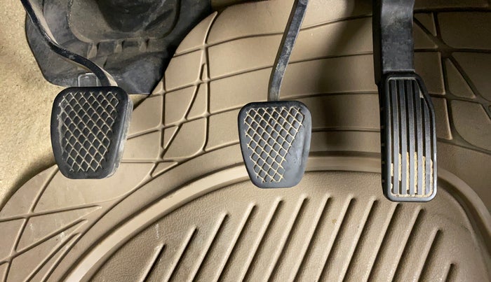 2017 Honda City V MT PETROL, Petrol, Manual, 26,466 km, Pedals