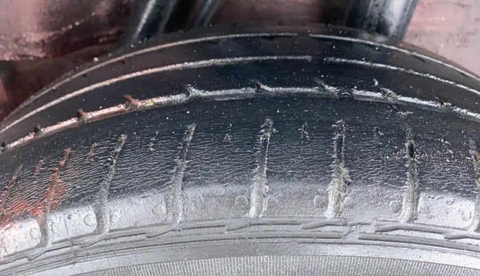 2017 Honda City V MT PETROL, Petrol, Manual, 26,466 km, Left Rear Tyre Tread