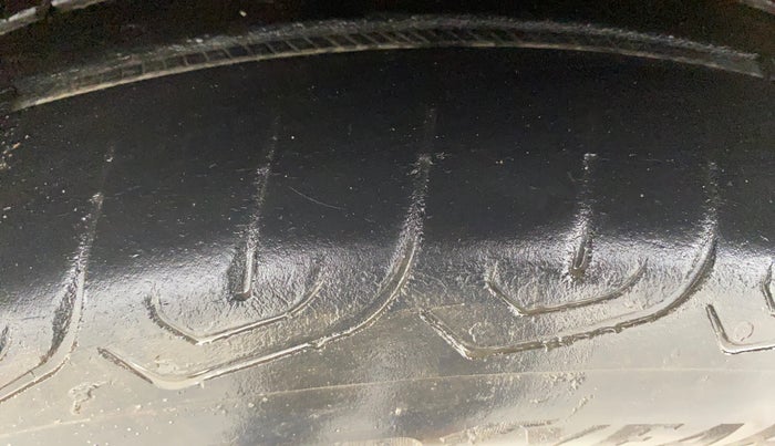 2013 Hyundai i20 MAGNA 1.2, Petrol, Manual, 90,911 km, Left Front Tyre Tread