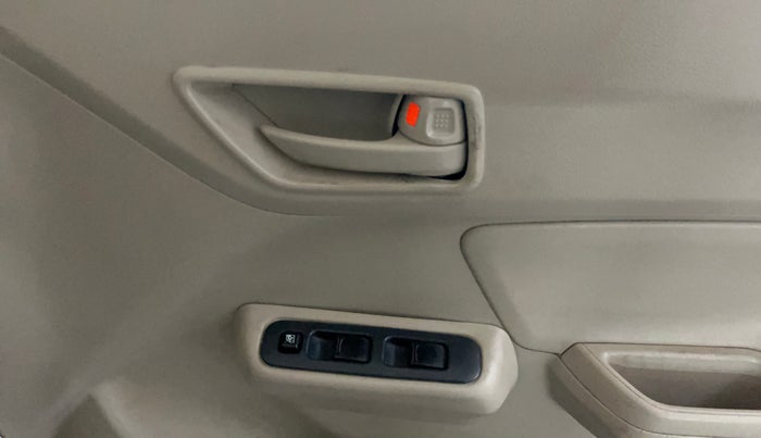 2018 Maruti Dzire LXI, Petrol, Manual, 87,050 km, Driver Side Door Panels Control