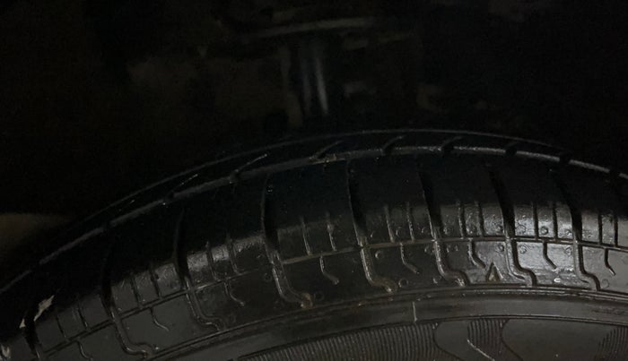 2018 Maruti Dzire LXI, Petrol, Manual, 87,050 km, Right Front Tyre Tread