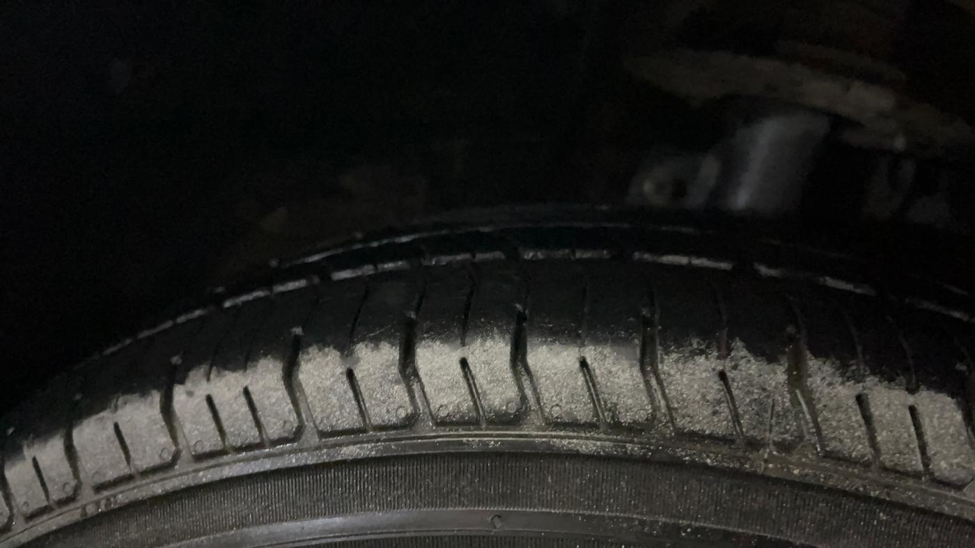 2018 Maruti Dzire LXI, Petrol, Manual, 86,697 km, Left Front Tyre Tread
