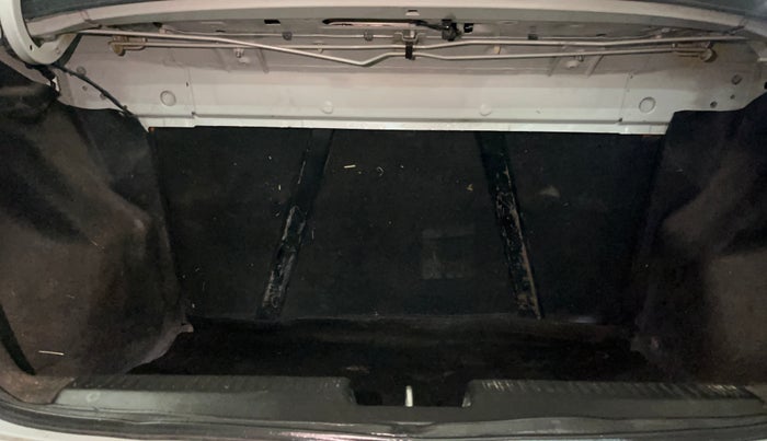 2018 Maruti Dzire LXI, Petrol, Manual, 87,050 km, Boot Inside