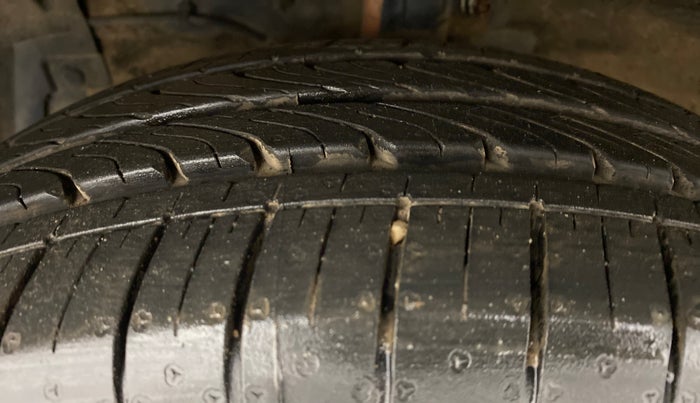 2015 Maruti Ciaz ZXI AT, Petrol, Automatic, 75,642 km, Left Front Tyre Tread