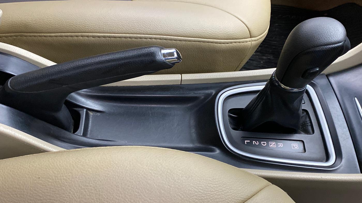 2015 Maruti Ciaz ZXI AT, Petrol, Automatic, 75,642 km, Gear Lever