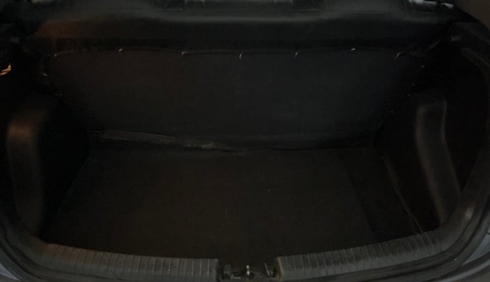 2015 Hyundai Grand i10 SPORTZ 1.2 KAPPA VTVT, Petrol, Manual, 55,078 km, Boot Inside