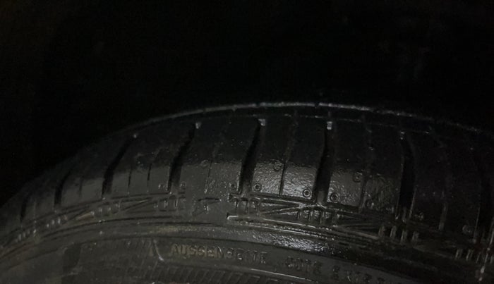 2015 Hyundai Grand i10 SPORTZ 1.2 KAPPA VTVT, Petrol, Manual, 55,078 km, Right Front Tyre Tread