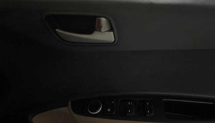 2015 Hyundai Grand i10 SPORTZ 1.2 KAPPA VTVT, Petrol, Manual, 55,078 km, Driver Side Door Panels Control