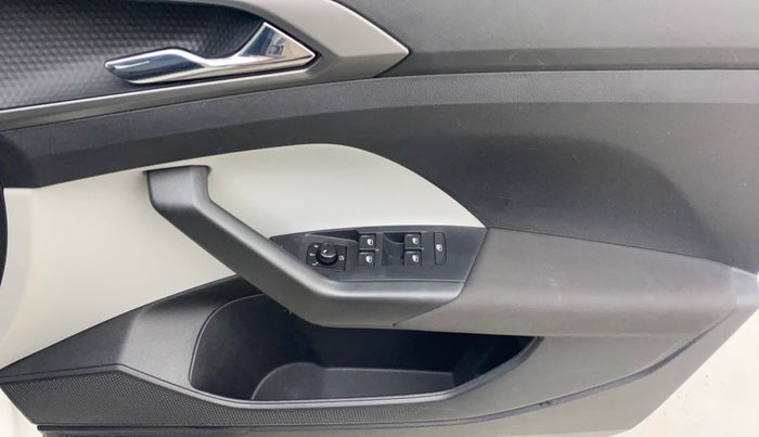 2021 Skoda KUSHAQ AMBITION 1.0L TSI MT, Petrol, Manual, 31,637 km, Driver Side Door Panels Control