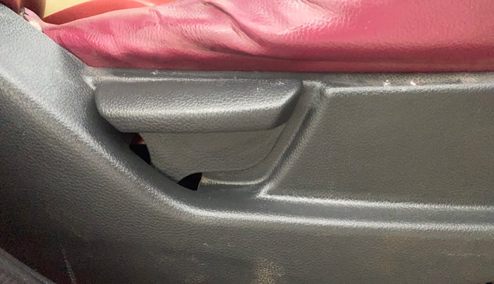 2014 Hyundai Eon MAGNA +, Petrol, Manual, 64,060 km, Driver Side Adjustment Panel