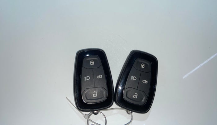 2024 Tata NEXON CREATIVE PLUS 1.5 REVOTORQ 6 AMT, Diesel, Automatic, 26,568 km, Key Close Up