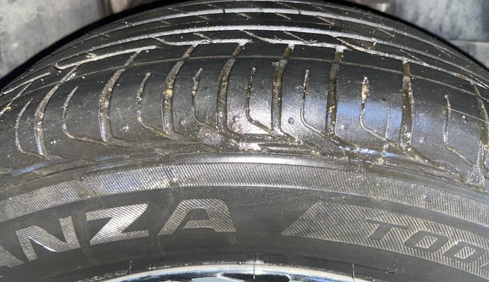 2024 Tata NEXON CREATIVE PLUS 1.5 REVOTORQ 6 AMT, Diesel, Automatic, 26,568 km, Right Front Tyre Tread