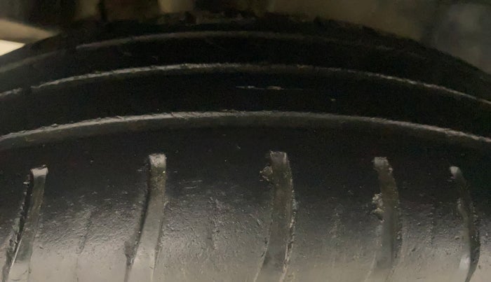 2021 Maruti Swift VXI, Petrol, Manual, 53,471 km, Right Rear Tyre Tread