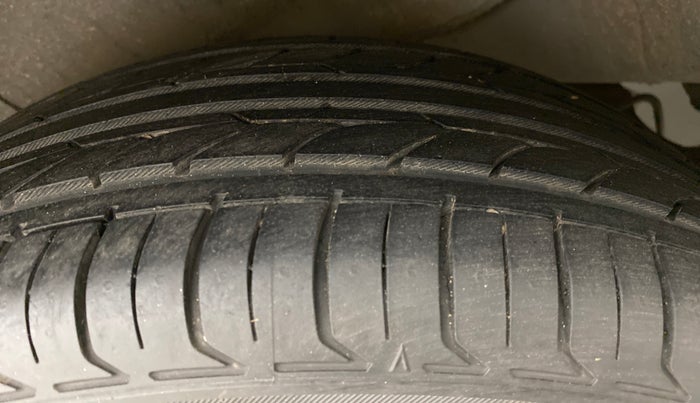 2012 Honda Jazz 1.2 SELECT I VTEC, Petrol, Manual, 69,125 km, Right Rear Tyre Tread