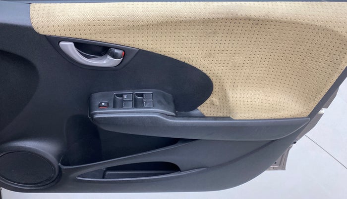 2012 Honda Jazz 1.2 SELECT I VTEC, Petrol, Manual, 69,125 km, Driver Side Door Panels Control