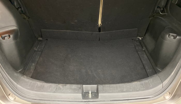 2012 Honda Jazz 1.2 SELECT I VTEC, Petrol, Manual, 69,125 km, Boot Inside