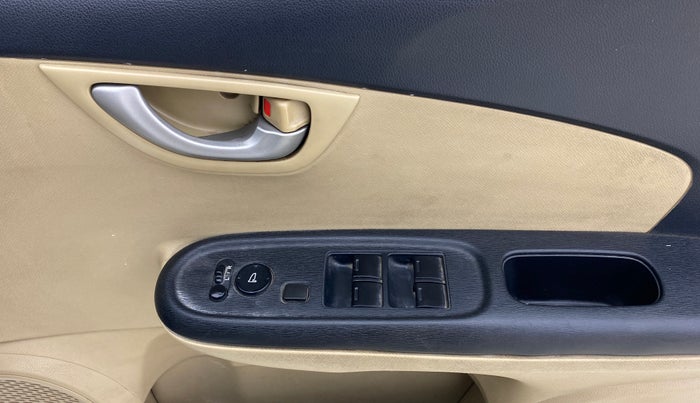 2015 Honda Brio VX AT, Petrol, Automatic, 82,622 km, Driver Side Door Panels Control