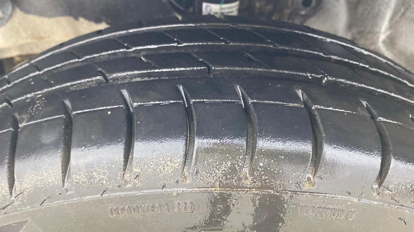 2015 Honda Brio VX AT, Petrol, Automatic, 83,307 km, Left Front Tyre Tread