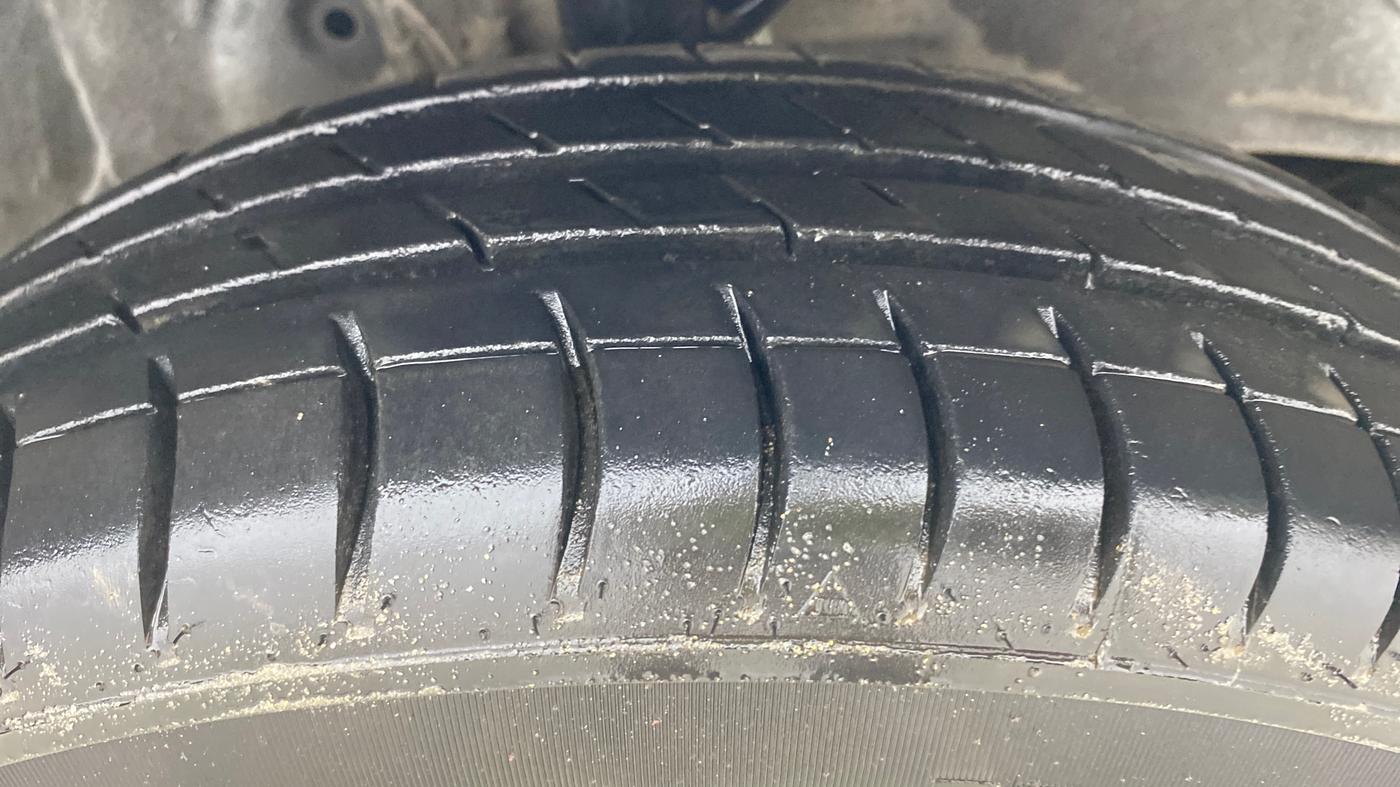 2015 Honda Brio VX AT, Petrol, Automatic, 83,307 km, Right Front Tyre Tread