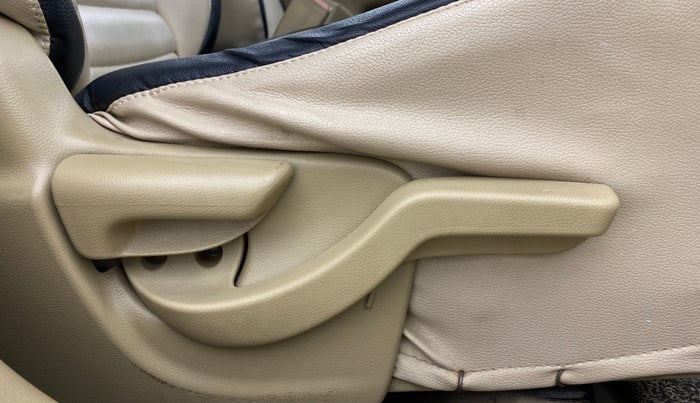 2015 Honda Brio VX AT, Petrol, Automatic, 82,622 km, Driver Side Adjustment Panel