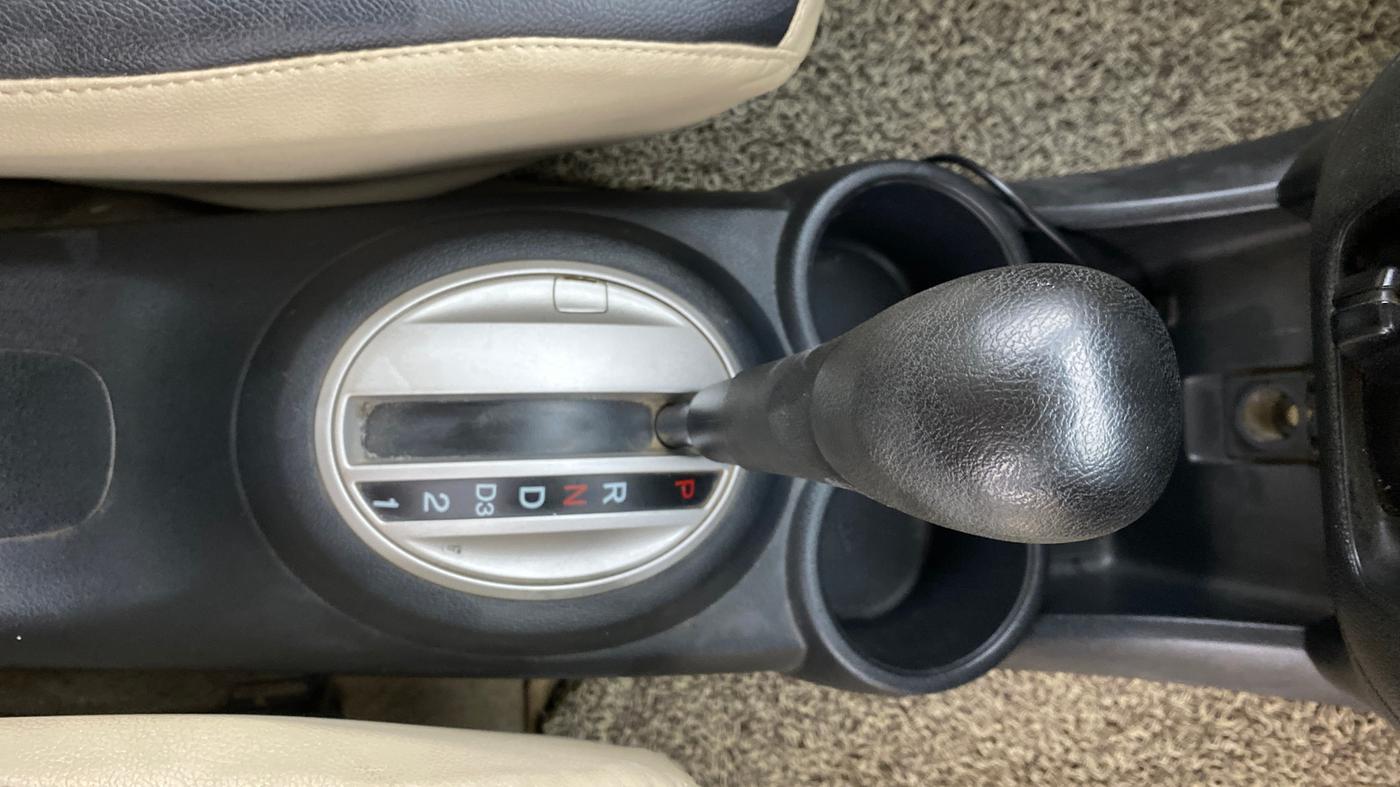 2015 Honda Brio VX AT, Petrol, Automatic, 83,307 km, Gear Lever