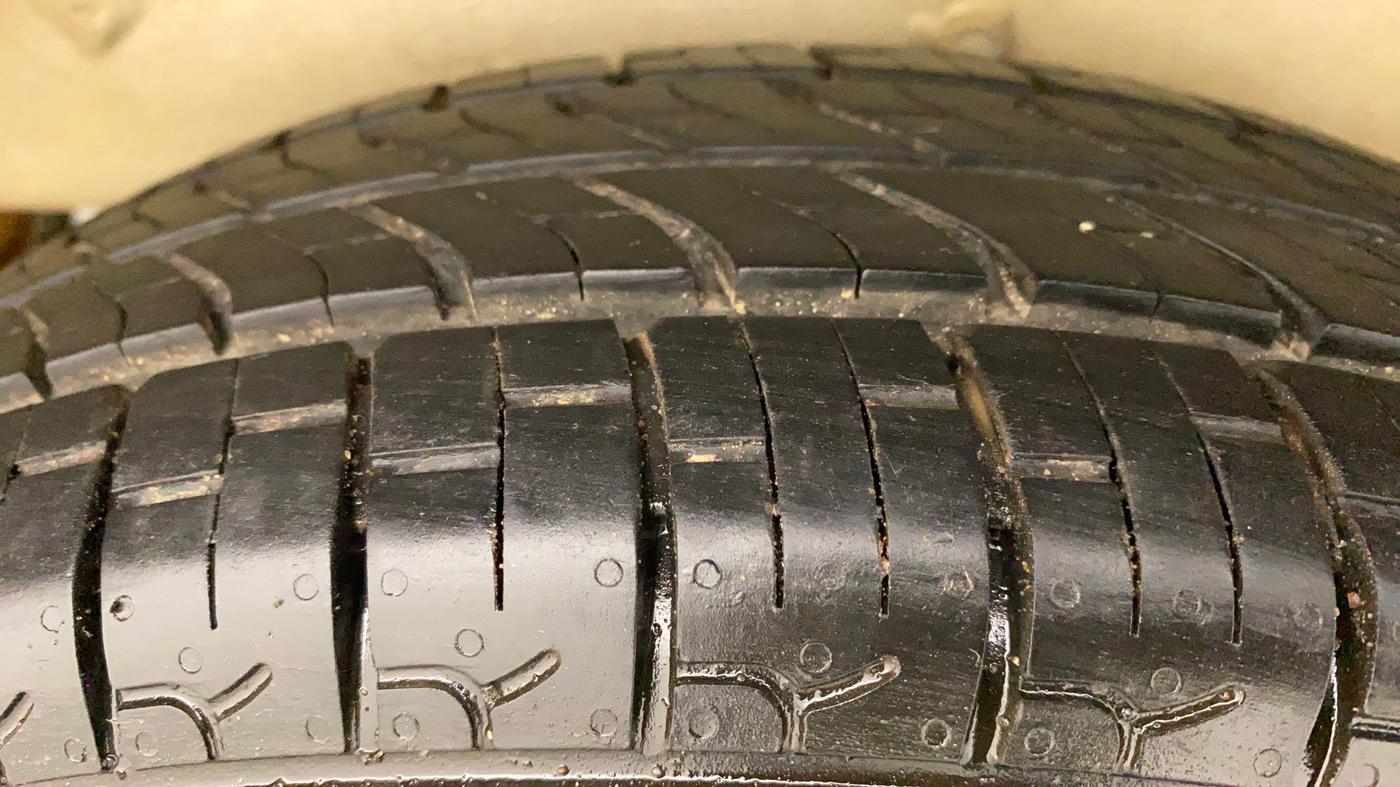 2017 Maruti OMNI E 8 STR, Petrol, Manual, 47,555 km, Left Rear Tyre Tread
