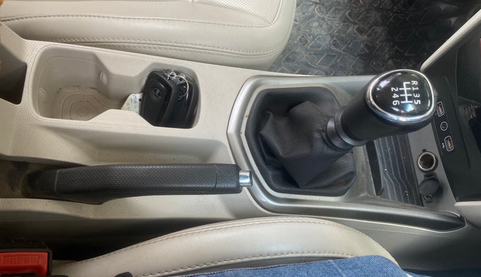 2021 Mahindra XUV300 W8 (O) 1.5 DIESEL, Diesel, Manual, 46,056 km, Gear Lever