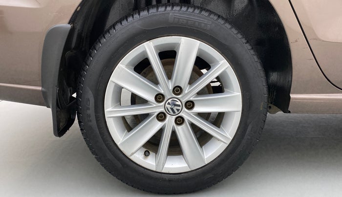 2016 Volkswagen Vento HIGHLINE TDI AT, Diesel, Automatic, 69,171 km, Right Rear Wheel