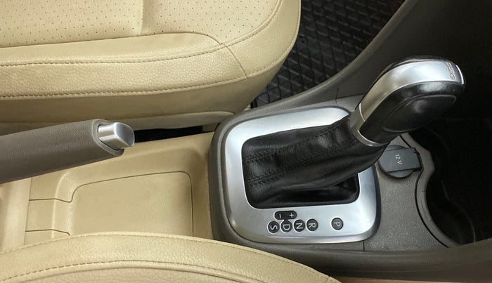 2016 Volkswagen Vento HIGHLINE TDI AT, Diesel, Automatic, 69,171 km, Gear Lever