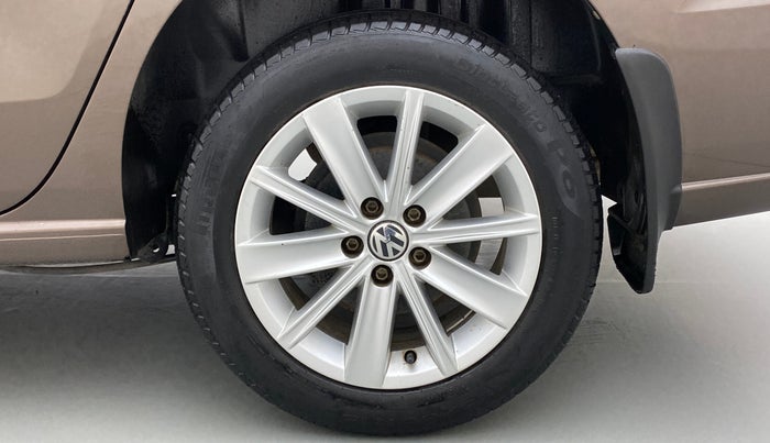 2016 Volkswagen Vento HIGHLINE TDI AT, Diesel, Automatic, 69,171 km, Left Rear Wheel