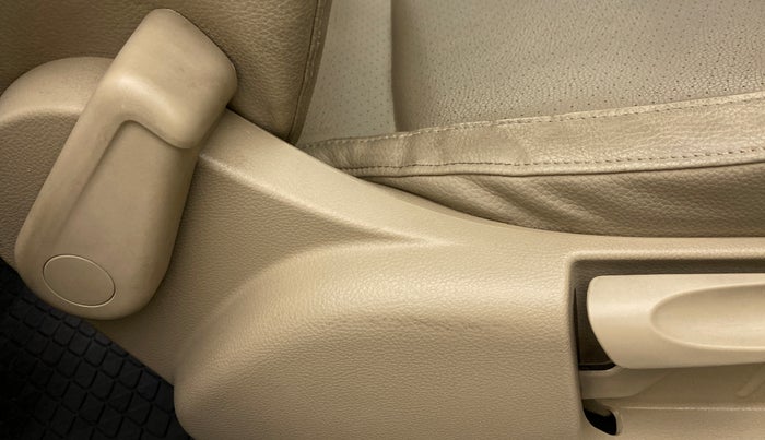 2016 Volkswagen Vento HIGHLINE TDI AT, Diesel, Automatic, 69,171 km, Driver Side Adjustment Panel