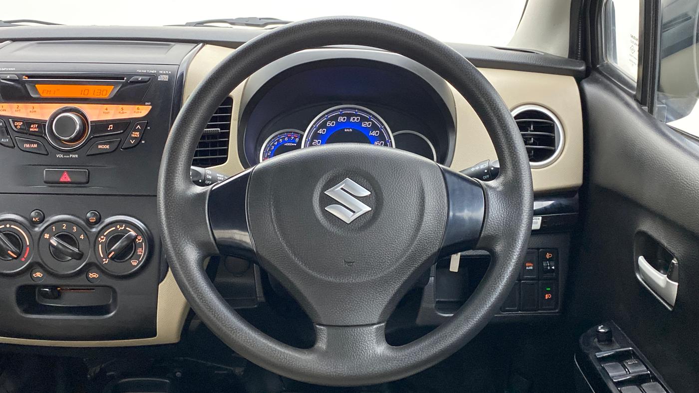 2018 Maruti Wagon R 1.0 VXI, Petrol, Manual, 39,669 km, Steering Wheel Close Up