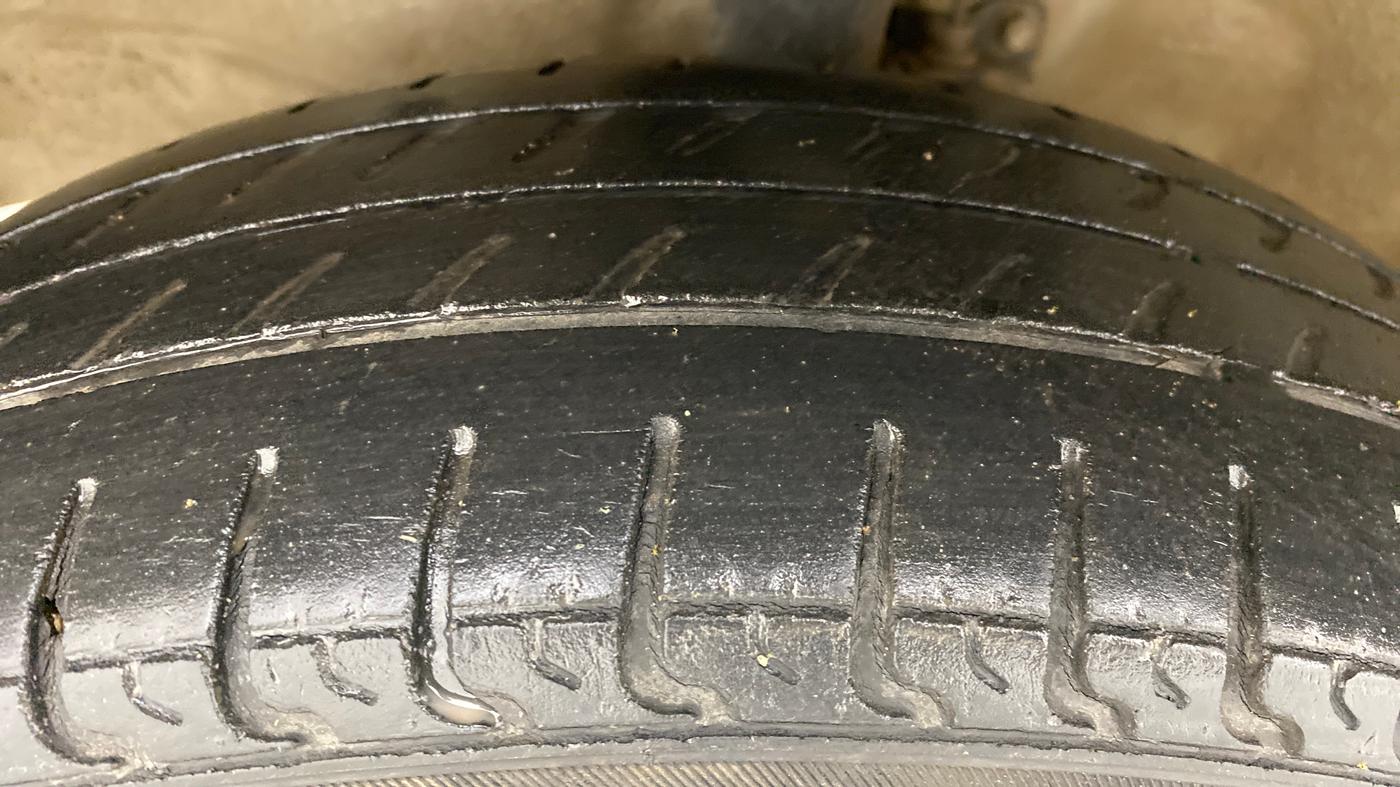 2018 Maruti Wagon R 1.0 VXI, Petrol, Manual, 39,669 km, Left Front Tyre Tread