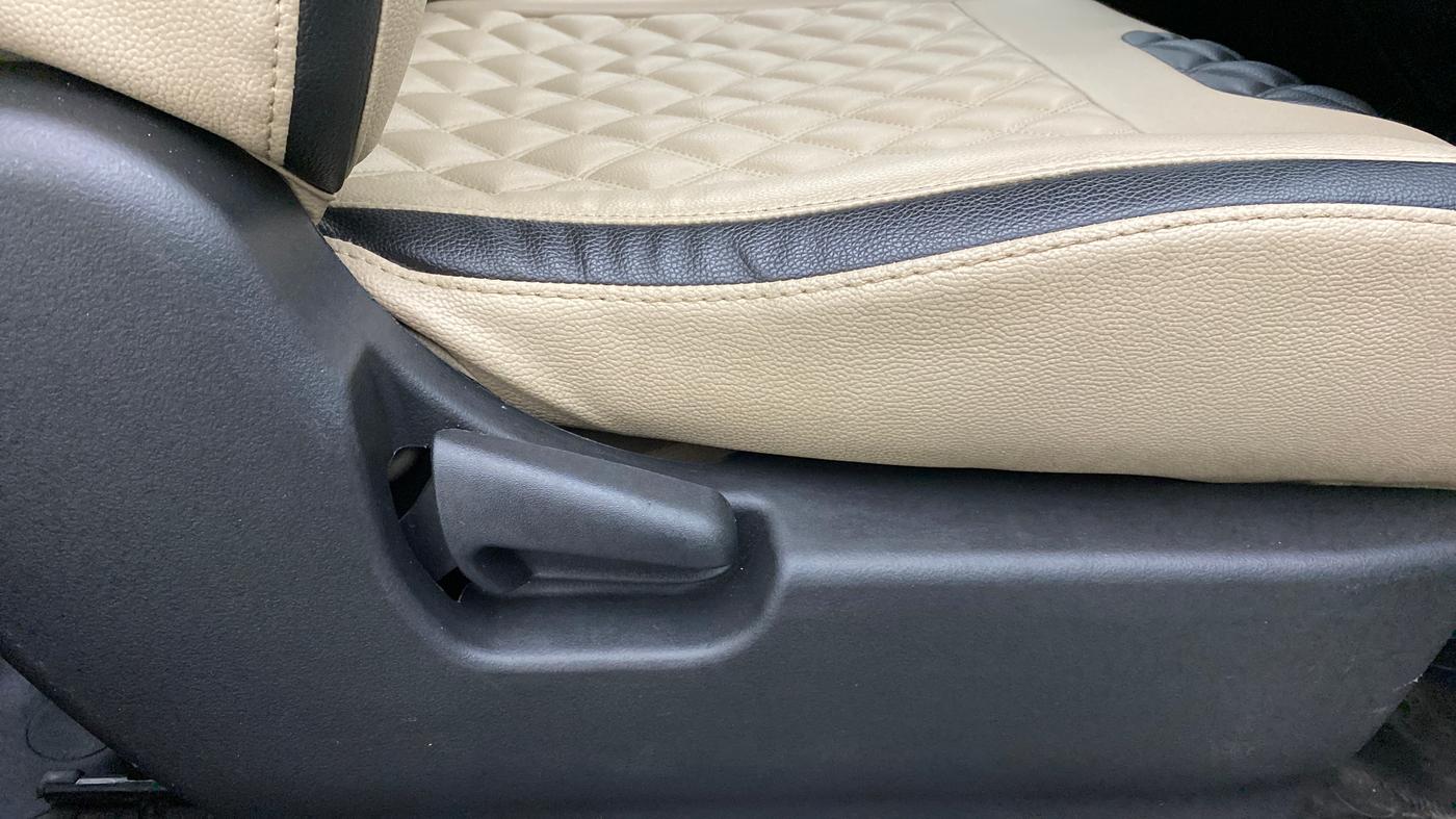 2018 Maruti Wagon R 1.0 VXI, Petrol, Manual, 39,669 km, Driver Side Adjustment Panel