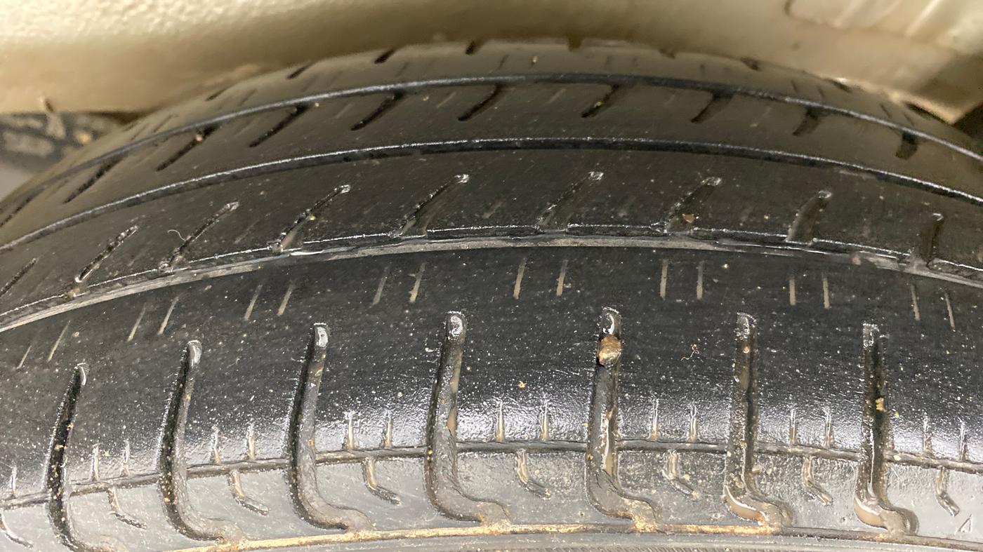 2018 Maruti Wagon R 1.0 VXI, Petrol, Manual, 39,669 km, Left Rear Tyre Tread