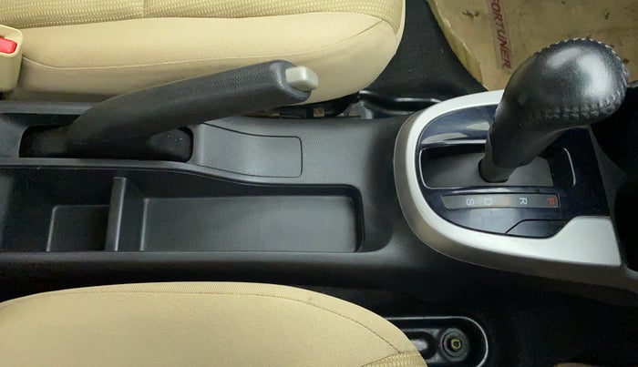 2015 Honda Jazz 1.2 V AT, Petrol, Automatic, 43,044 km, Gear Lever