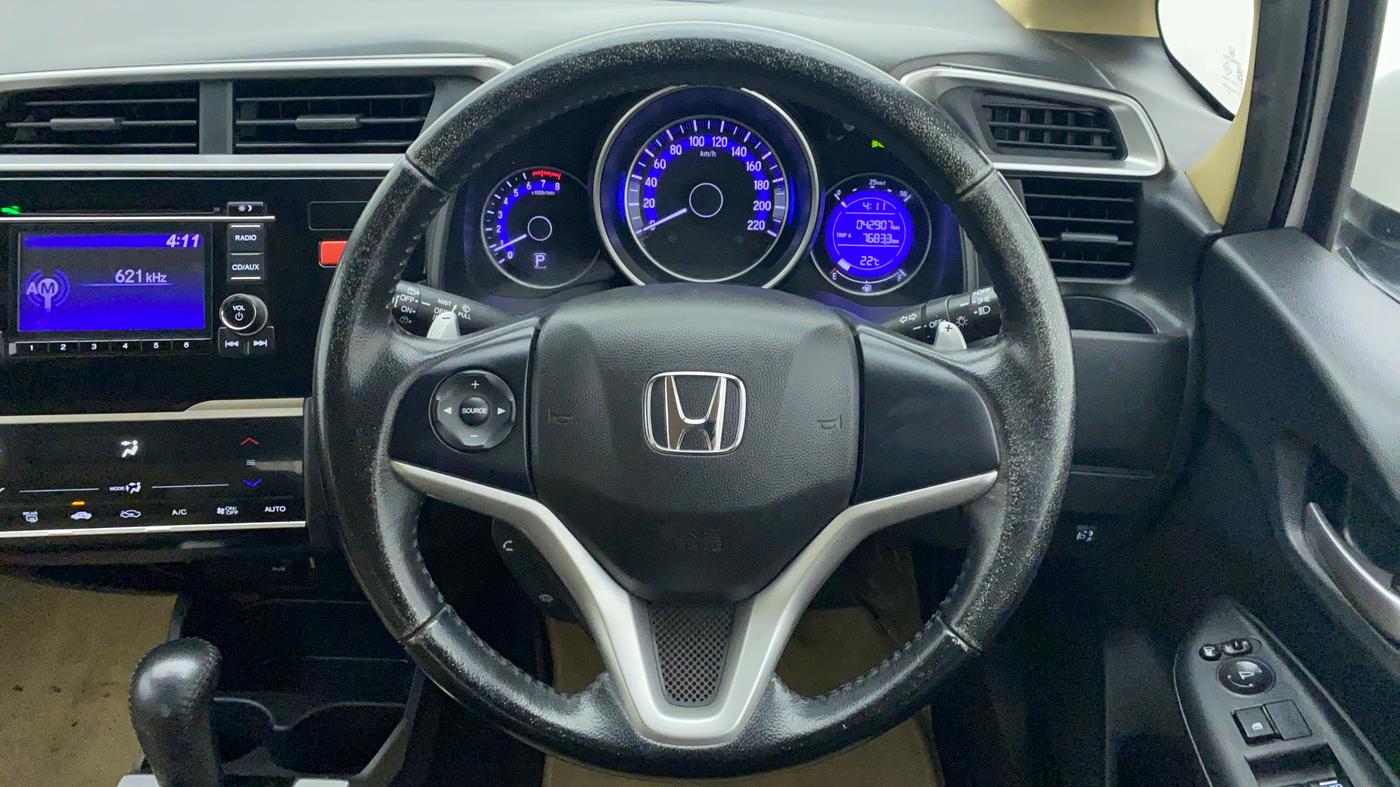 2015 Honda Jazz 1.2 V AT, Petrol, Automatic, 43,044 km, Steering Wheel Close Up