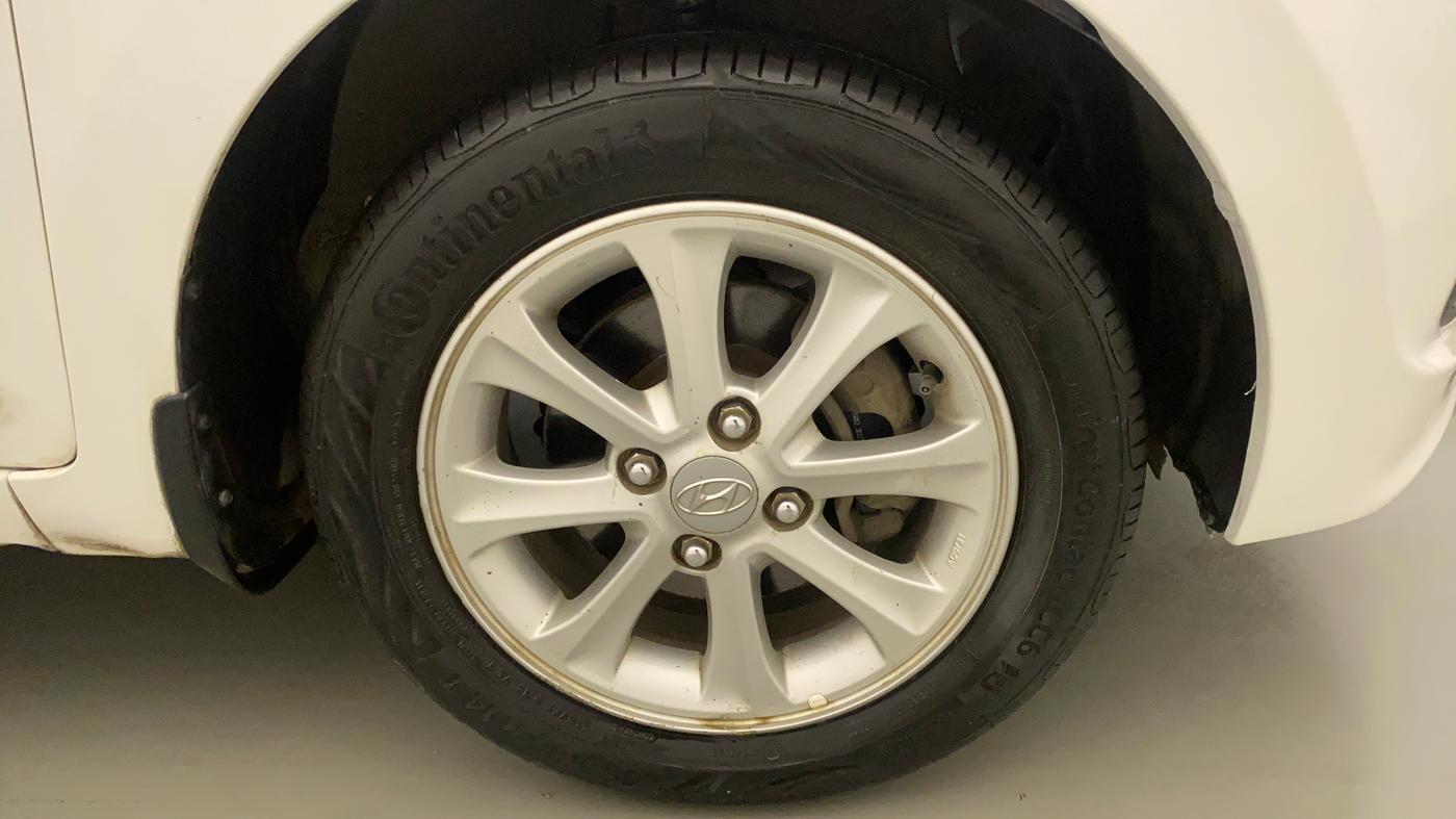 2014 Hyundai Grand i10 ASTA AT 1.2 KAPPA VTVT, Petrol, Automatic, 68,805 km, Right Front Wheel