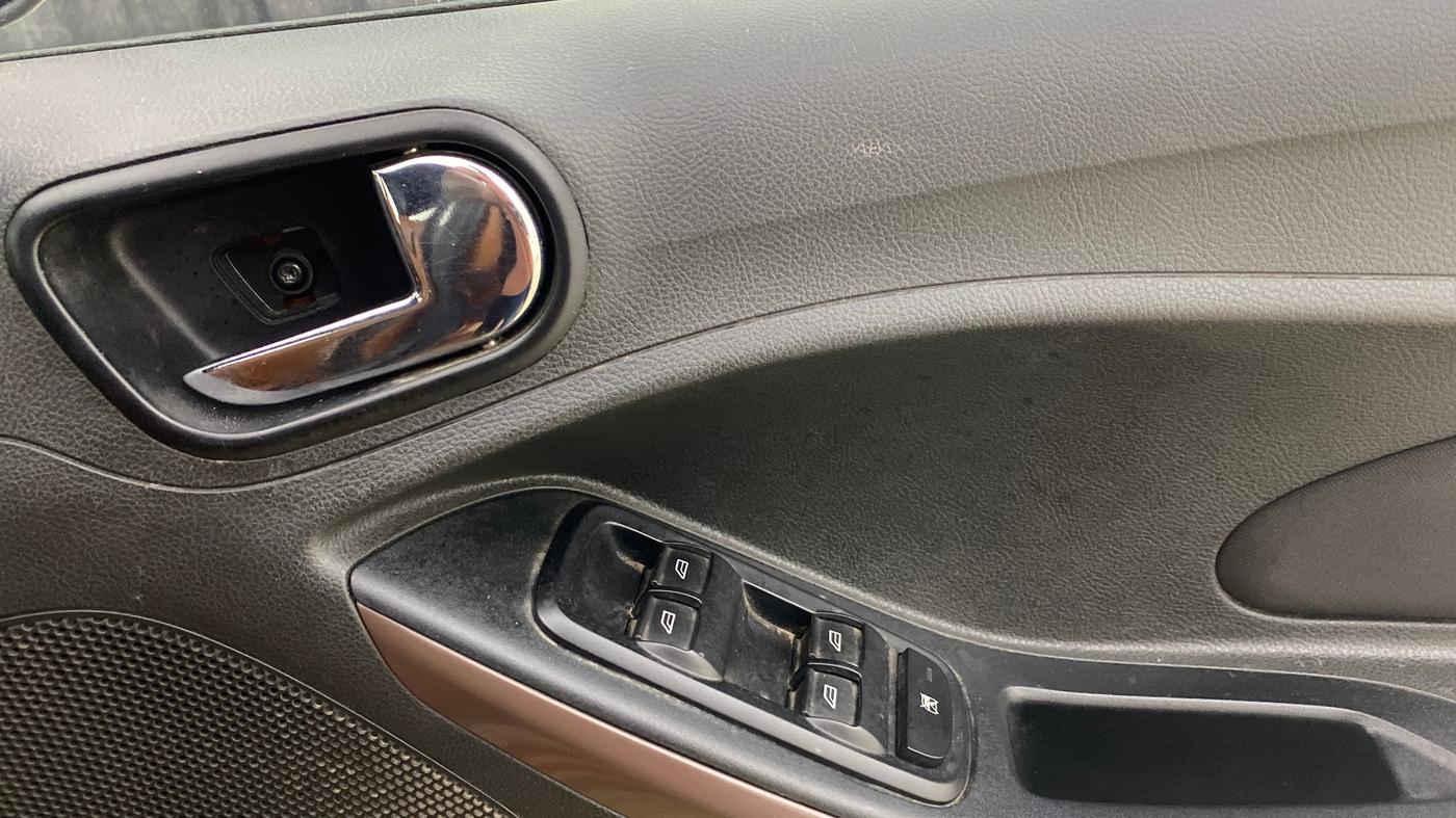 2019 Ford FREESTYLE TITANIUM PLUS 1.2 PETROL, Petrol, Manual, 58,390 km, Driver Side Door Panels Control