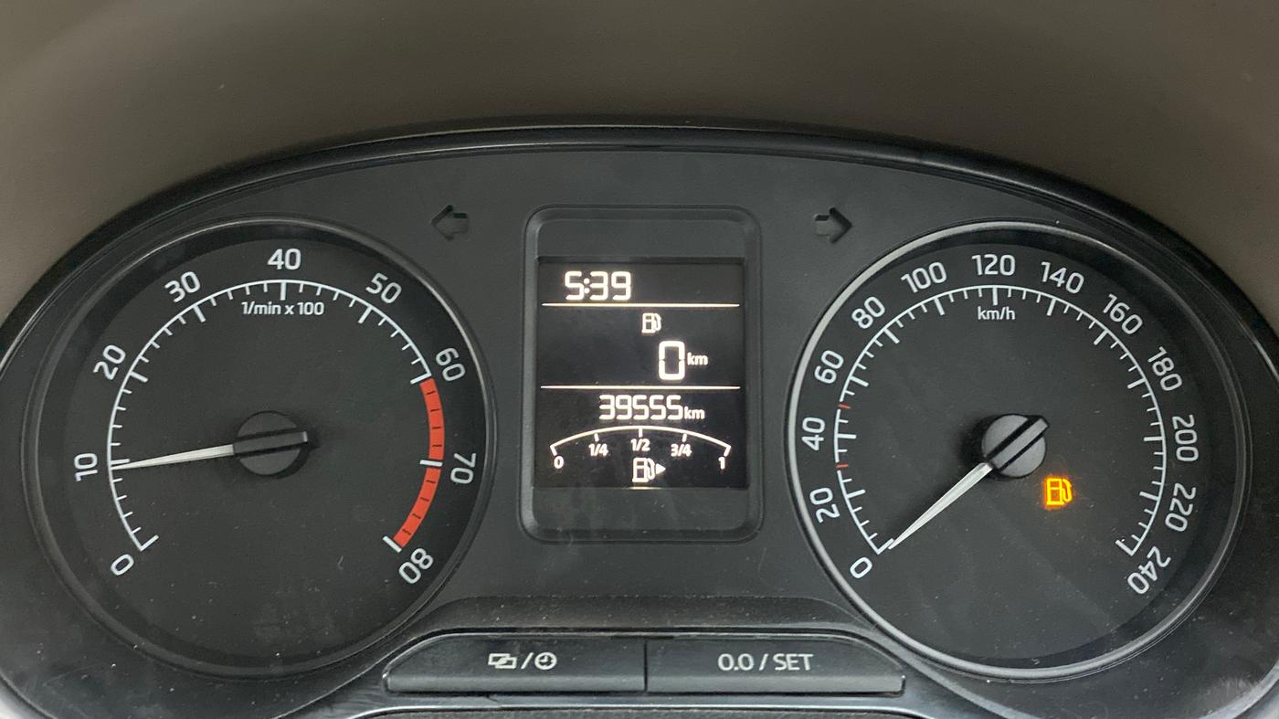 2015 Skoda Rapid ELEGANCE 1.6 MPFI MT, Petrol, Manual, 39,554 km, Odometer Image