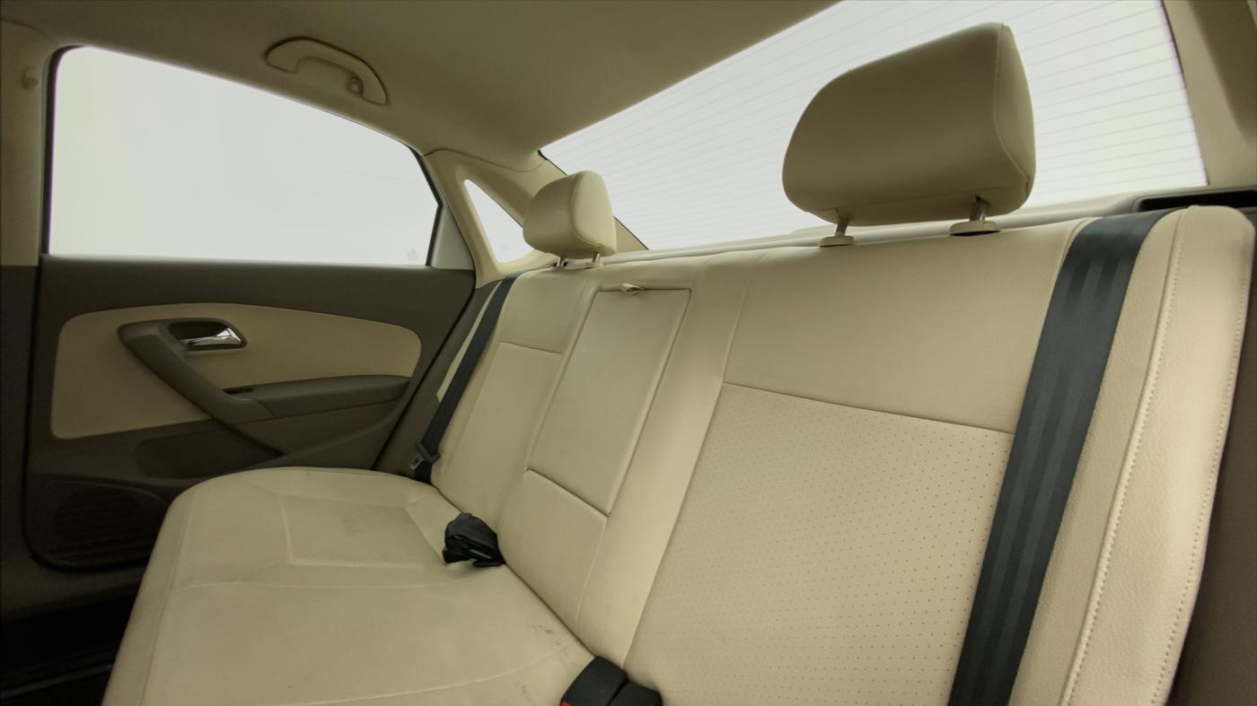 2015 Skoda Rapid ELEGANCE 1.6 MPFI MT, Petrol, Manual, 39,554 km, Right Side Rear Door Cabin