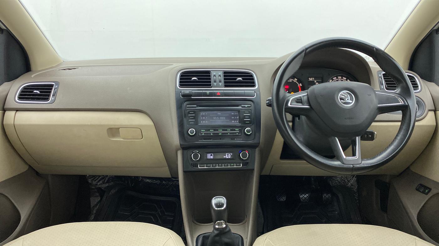2015 Skoda Rapid ELEGANCE 1.6 MPFI MT, Petrol, Manual, 39,554 km, Dashboard