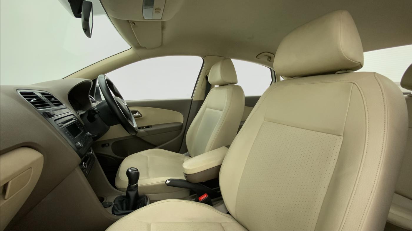 2015 Skoda Rapid ELEGANCE 1.6 MPFI MT, Petrol, Manual, 39,554 km, Right Side Front Door Cabin
