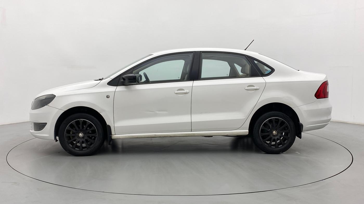 2015 Skoda Rapid ELEGANCE 1.6 MPFI MT, Petrol, Manual, 39,554 km, Left Side