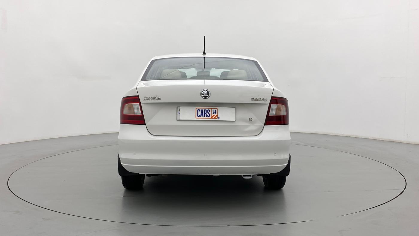 2015 Skoda Rapid ELEGANCE 1.6 MPFI MT, Petrol, Manual, 39,554 km, Back/Rear