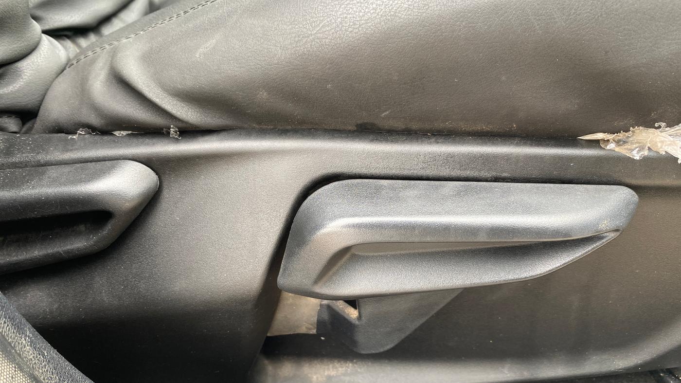 2020 Tata Tiago XZ PLUS DUAL TONE PETROL, Petrol, Manual, 77,631 km, Driver Side Adjustment Panel