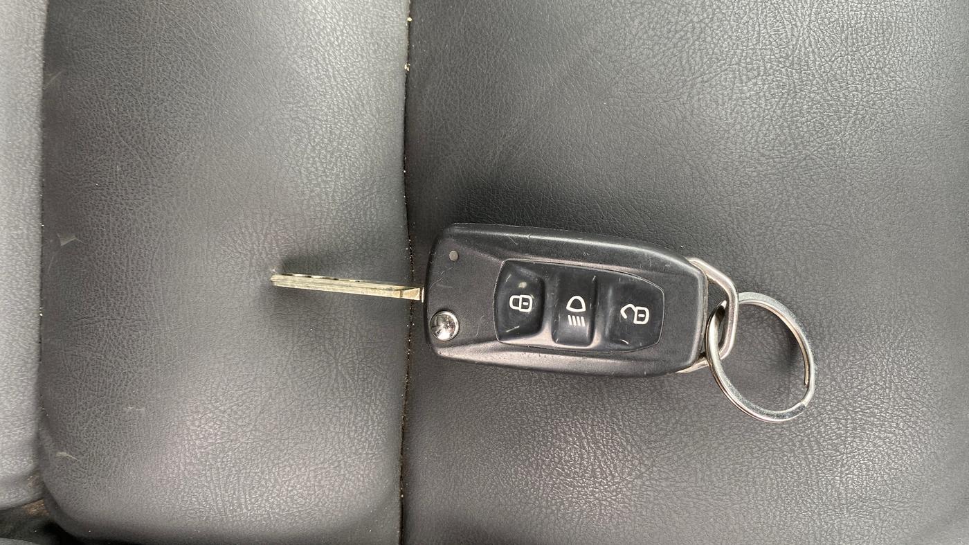 2020 Tata Tiago XZ PLUS DUAL TONE PETROL, Petrol, Manual, 77,631 km, Key Close Up