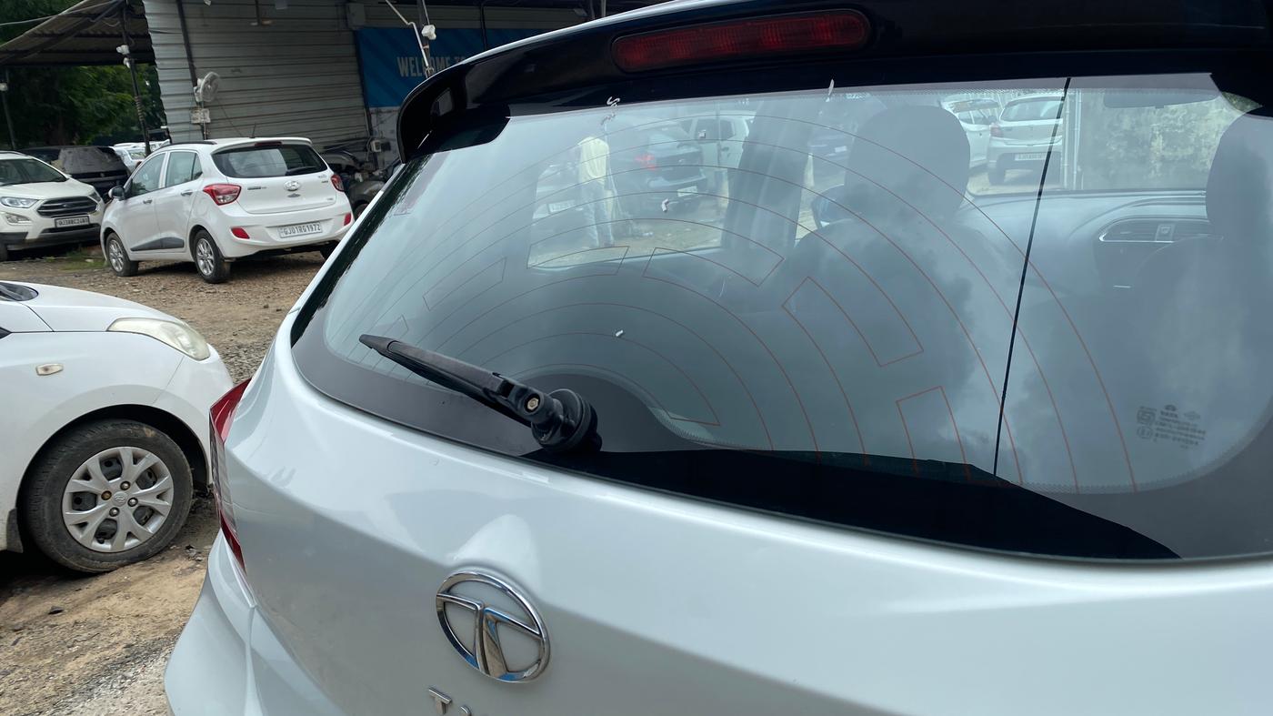 2020 Tata Tiago XZ PLUS DUAL TONE PETROL, Petrol, Manual, 77,631 km, Rear Wiper