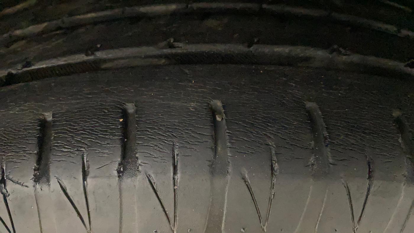 2012 Toyota Camry 2.5L AT, Petrol, Automatic, 67,081 km, Right Front Tyre Tread