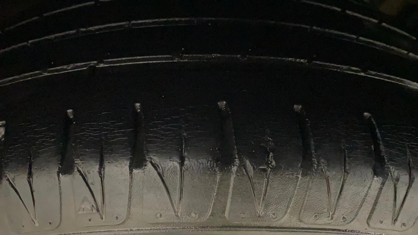 2012 Toyota Camry 2.5L AT, Petrol, Automatic, 67,081 km, Left Rear Tyre Tread